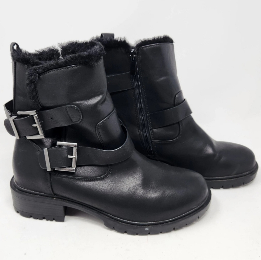 Torrid Black Faux Fur Lined Vegan Leather Moto Boot Women Shoe Size 7.5 Bootie